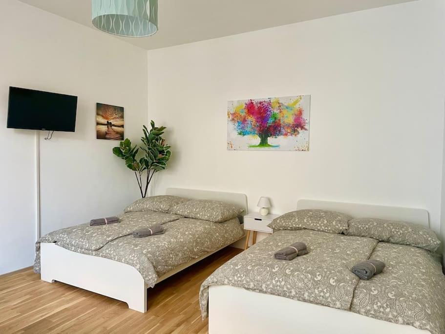 Ferienwohnung 15 Min To Center - Free Parking - Sunny & Quiet Wien Exterior foto